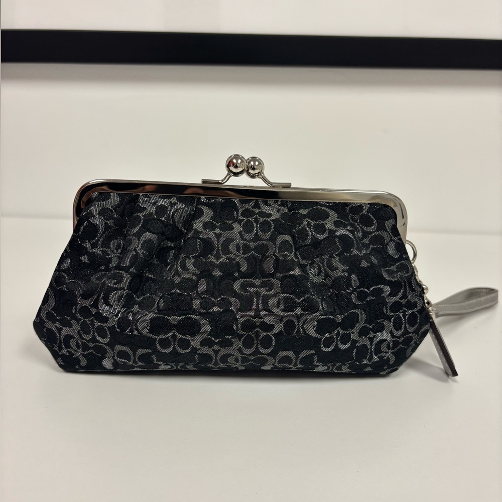 Elegant Coach Black/Siver Signature Clutch